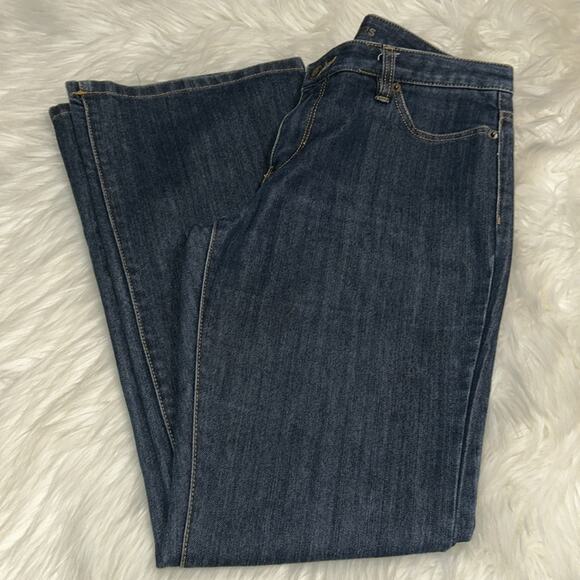 Classic Blue Women's Jeans - Picture 1 of 12
